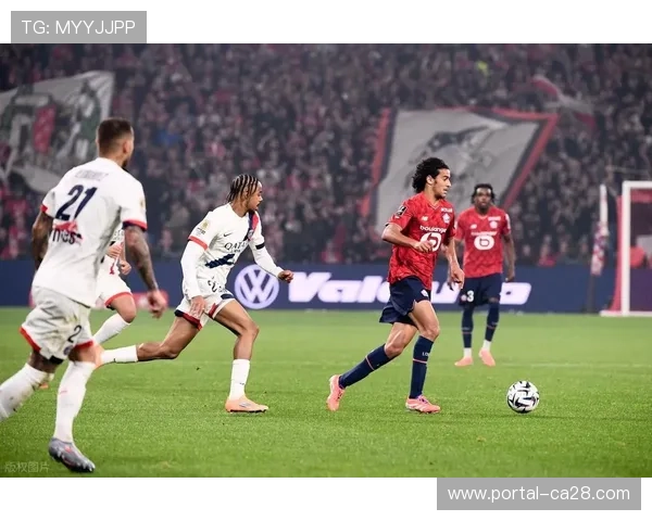 巴黎圣日耳曼客场2-1绝杀斯特拉斯堡,十人作战门德斯头球制胜